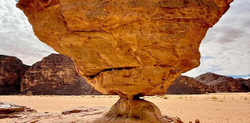 algeria-tassili-najjer-national-park-v0-cncwmucqsp6g1
